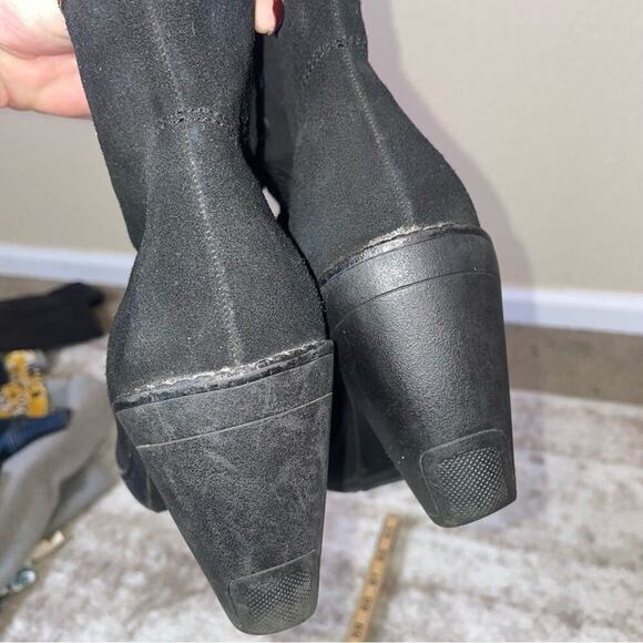 R2 black suede bootie ankle boot lace up block heel SZ 7.5  chunky heel witchy - Picture 8 of 9